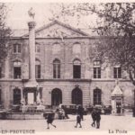 La place de l'Hôtel de Ville d'Aix en cartes postales